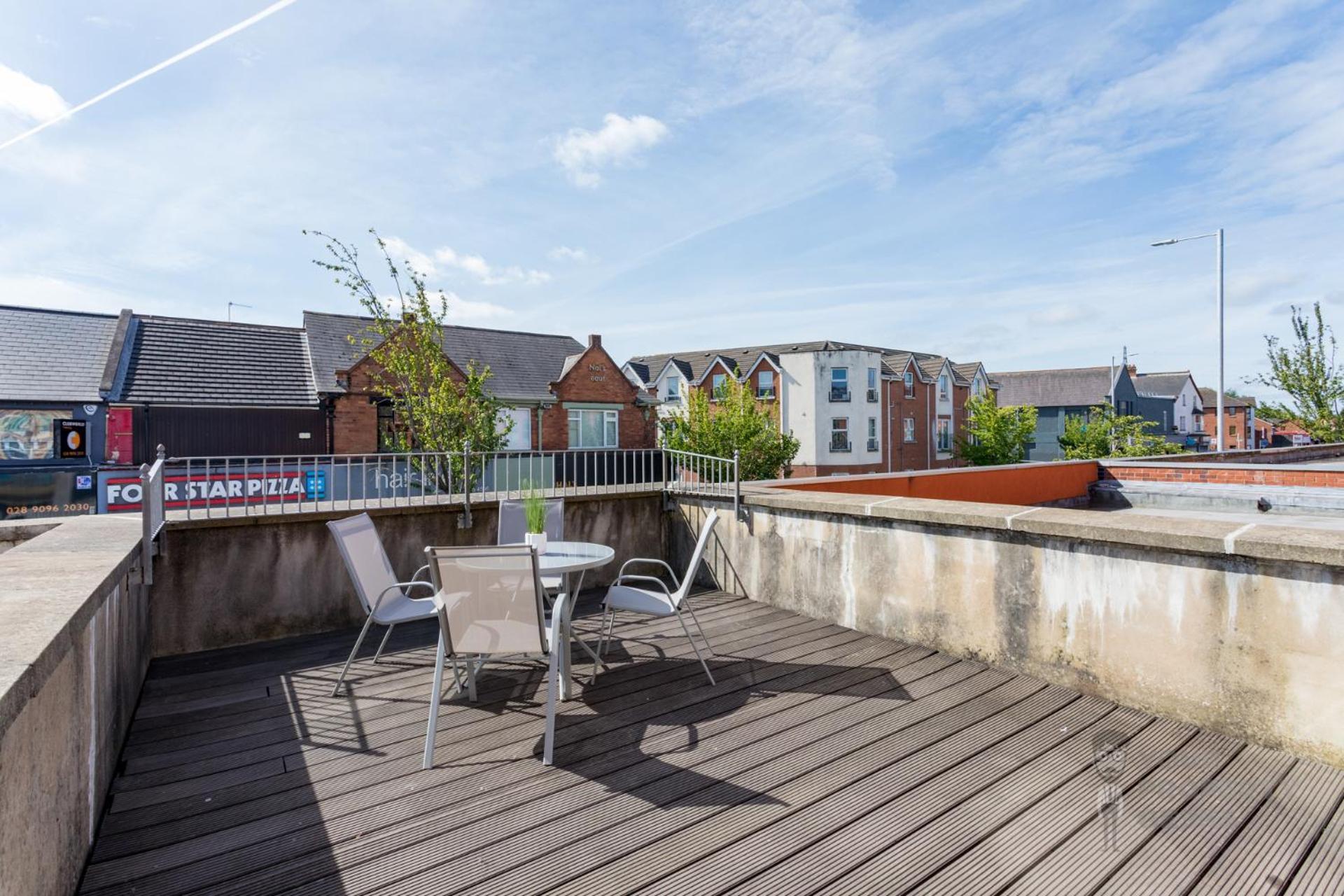 Appartement Attic Style 2 Bed Duplex With Rooftop Patio