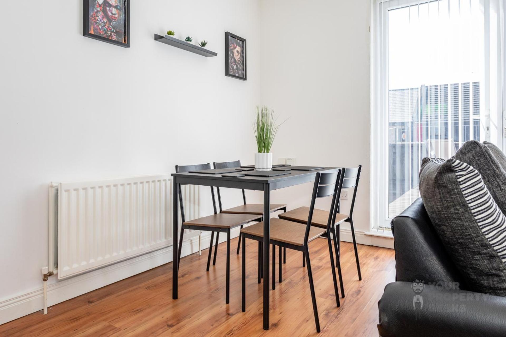 Attic Style 2 Bed Duplex With Rooftop Patio Appartement