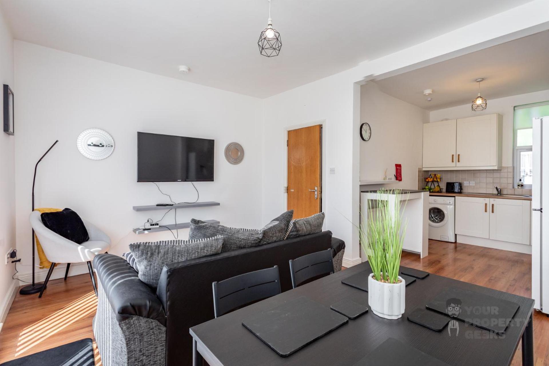 Attic Style 2 Bed Duplex With Rooftop Patio Appartement *